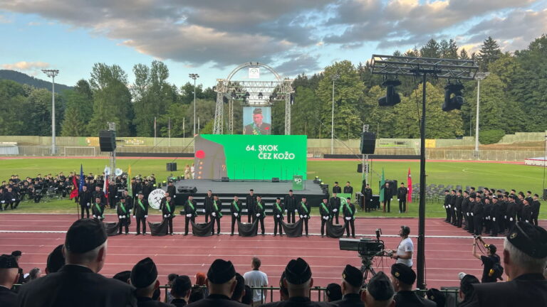 rlv-64-skok-cez-plot