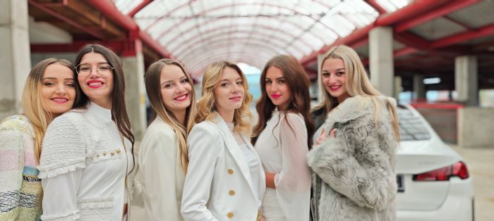 V S modeli za napoved Modnih navdihov