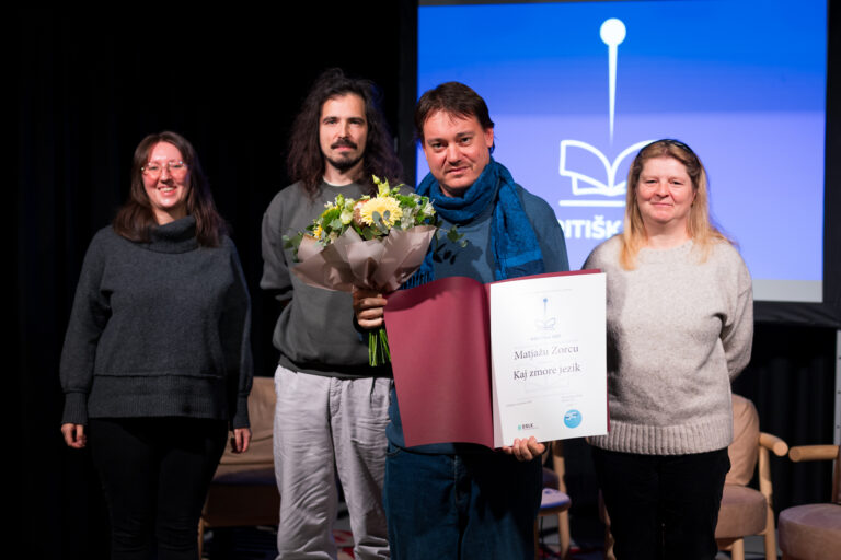 Podelitev nagrade kritiška ost (foto Matej Pušnik)
