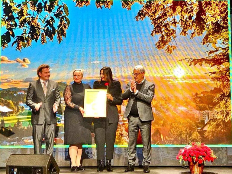 zlati znak gostoljubnosti