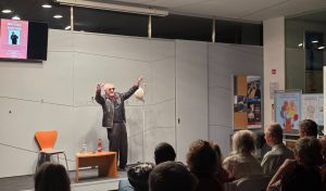 jezero na robu mesta